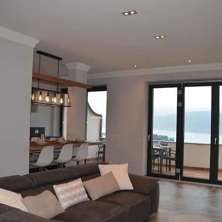 Le Terrazze, Via Selvalunga 1,