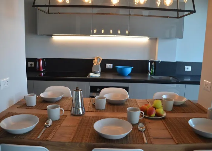 Le Terrazze, Via Selvalunga 1,