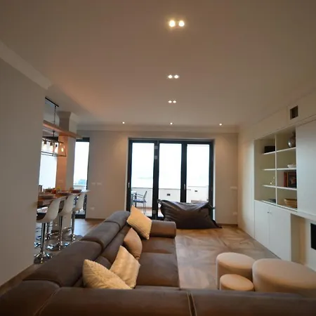 Le Terrazze, Via Selvalunga 1, Apartament